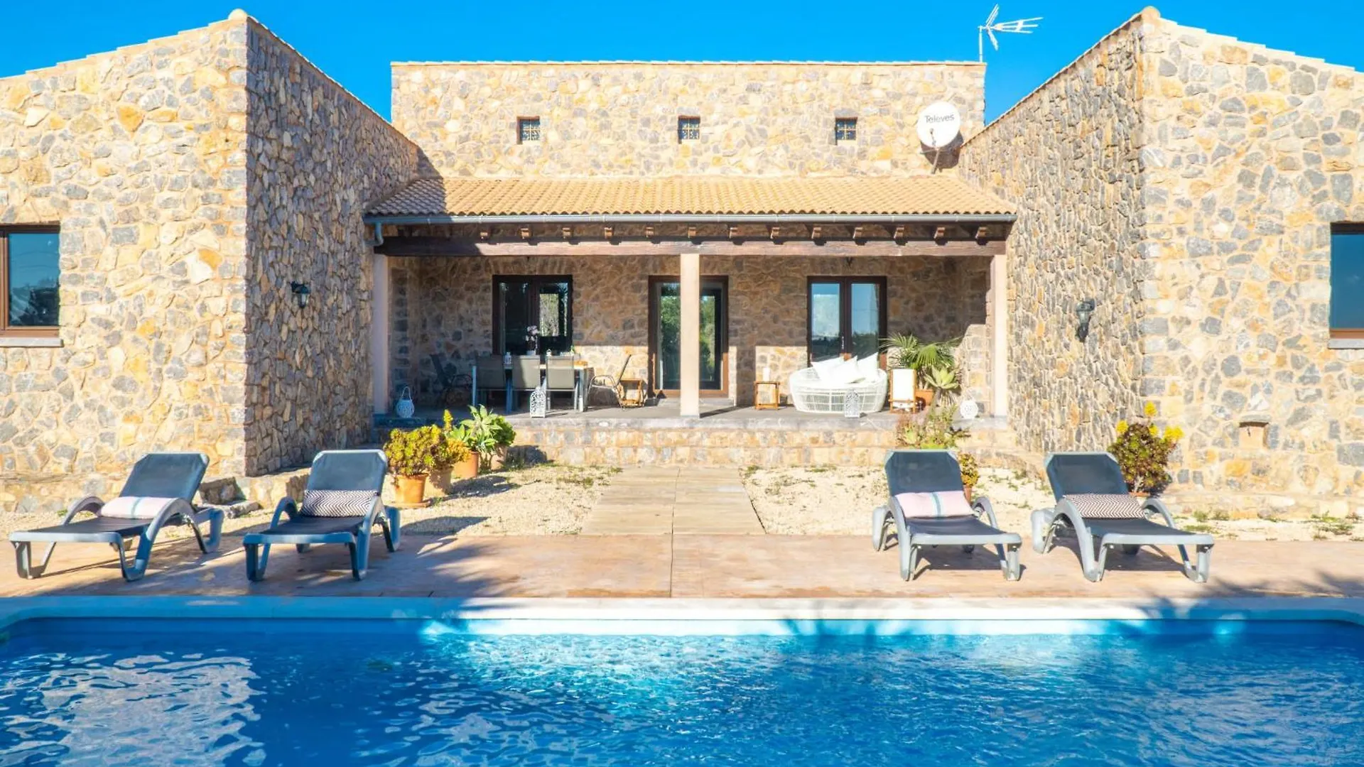 Holiday Home Can Benet By Interhome contacts